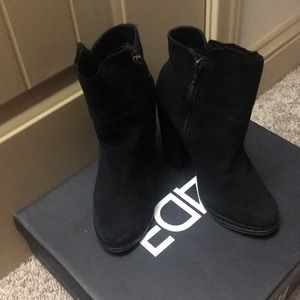 M4de black booties